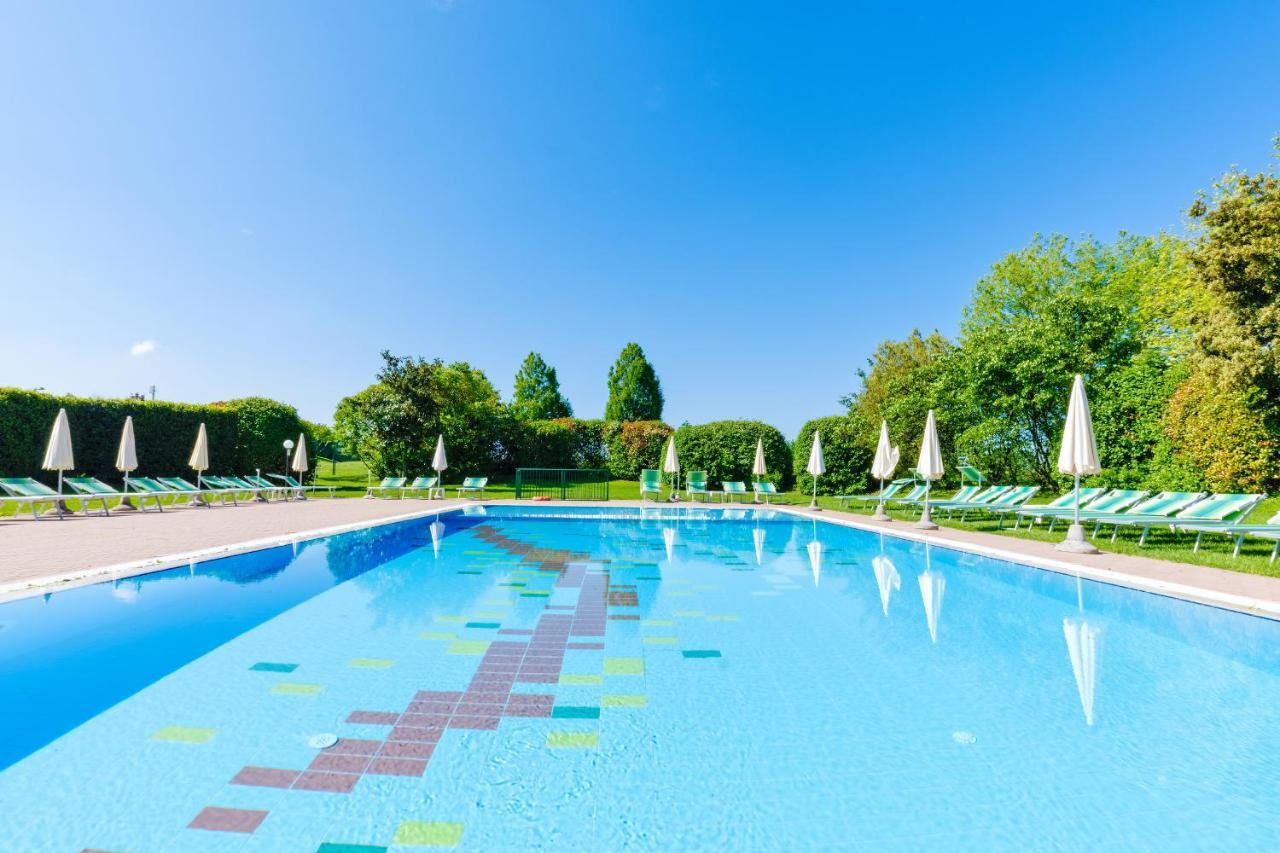 Golf Residenza Aparthotel Peschiera del Garda Eksteriør bilde