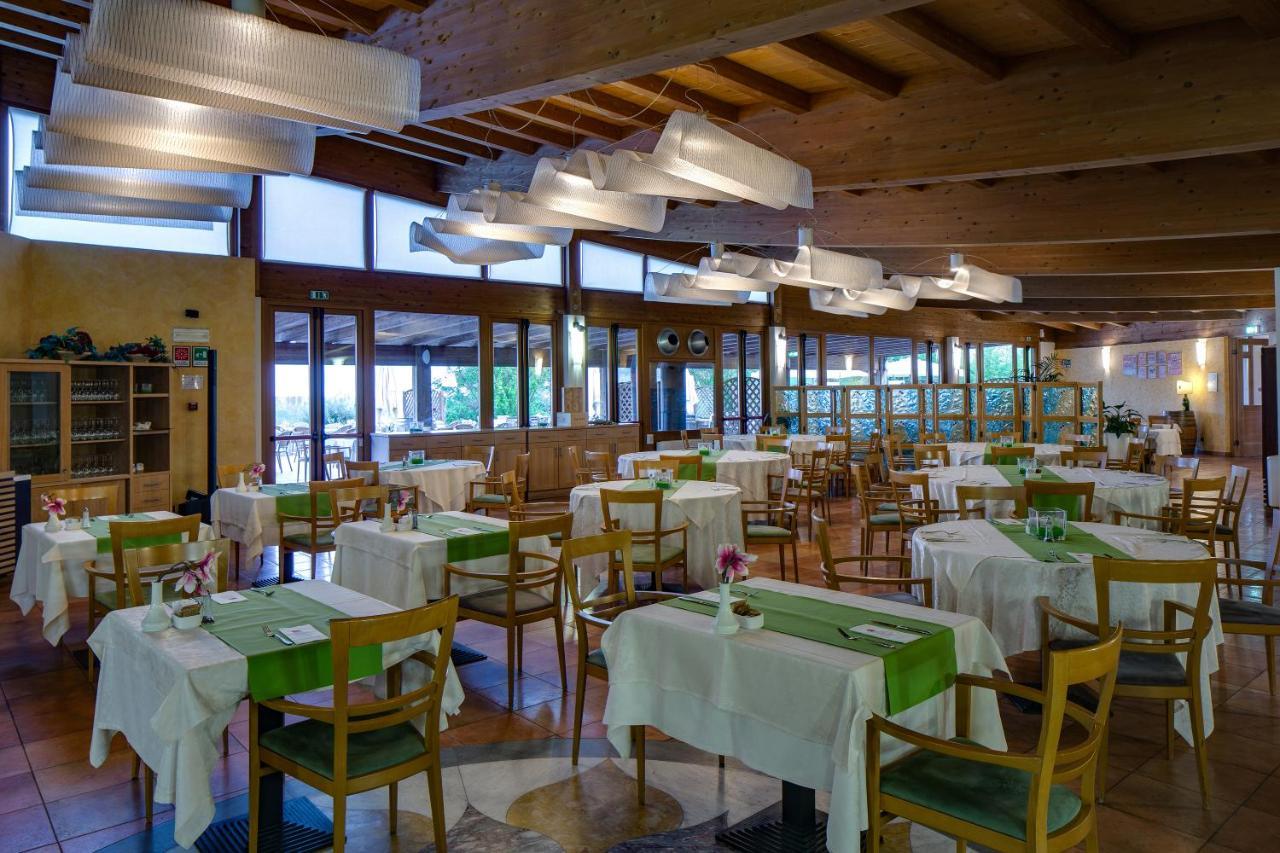 Golf Residenza Aparthotel Peschiera del Garda Eksteriør bilde
