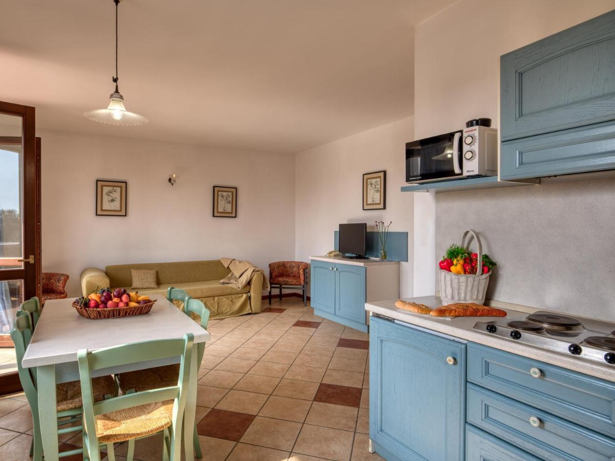 Golf Residenza Aparthotel Peschiera del Garda Rom bilde